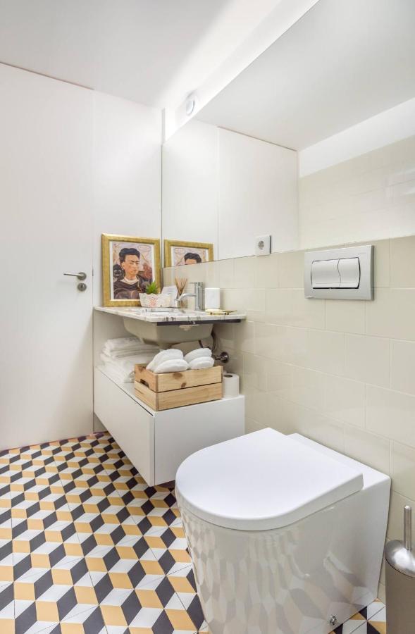 Studio Duplex W/ Ac In Praca Republica By Lovelystay 포르투 외부 사진